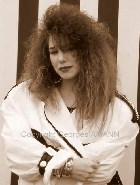 Lee Aaron backstage at Reading Festival 1987 Photo by: Georges Amann ©